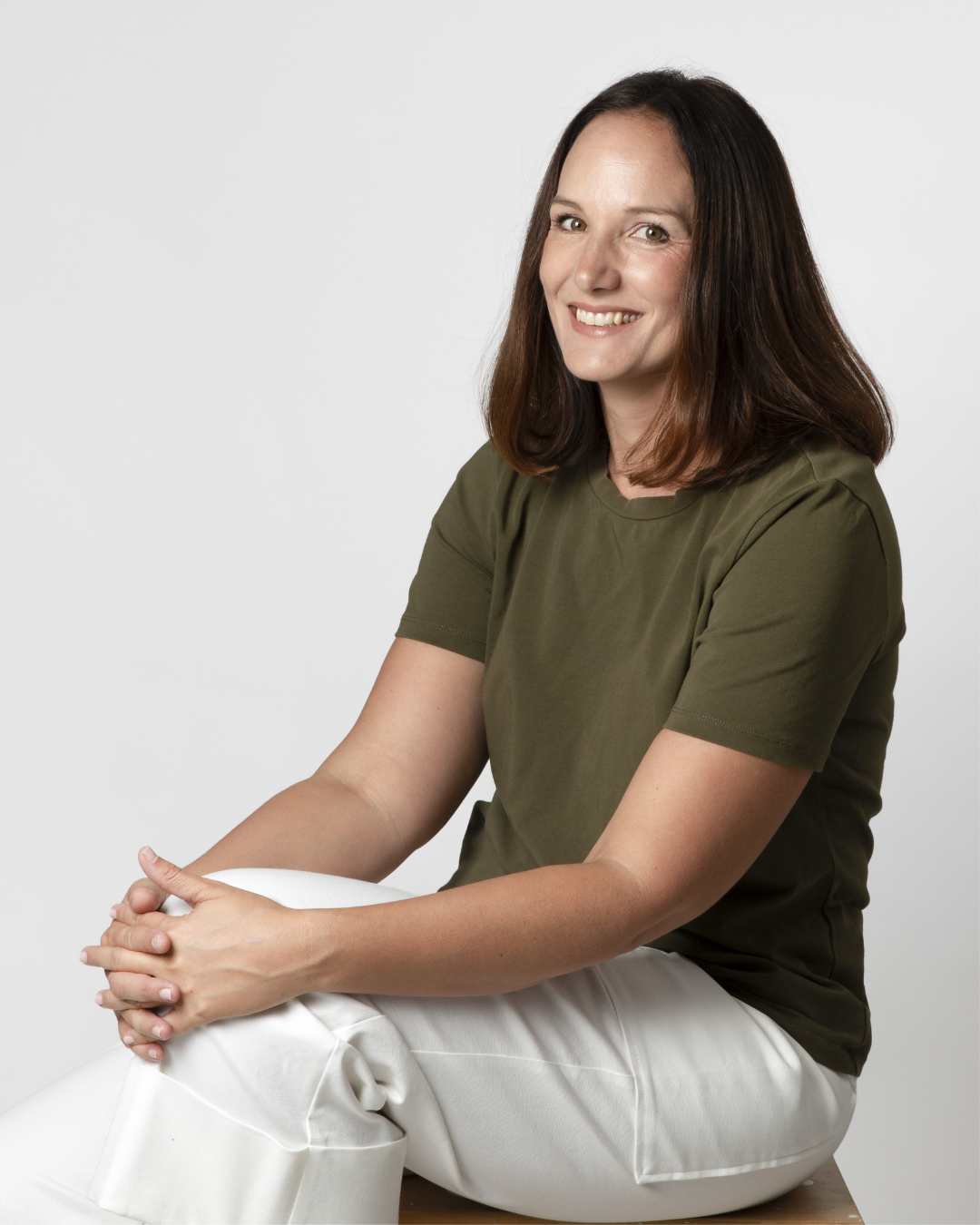 Dust&Glow founded by Gaelle. On a mission to save our precious water & remove these pesky plastic bottles from our bathroom