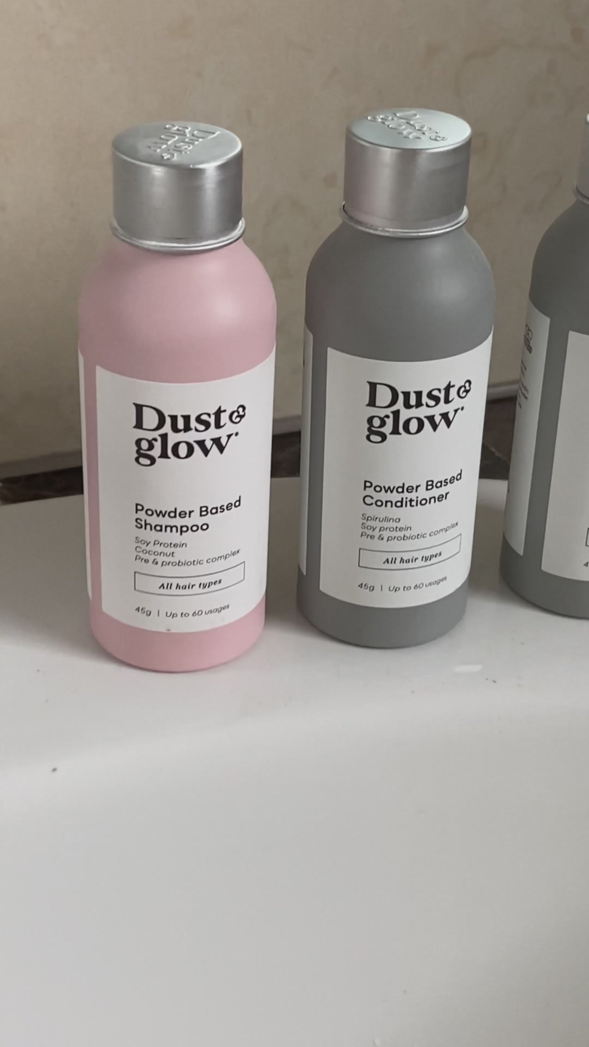 Dust&Glow refillable beauty concentrates. Easy to use, 100% refillable. Reimagined in powder form